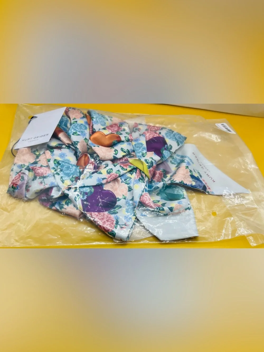 Kurt Geiger Satin Printed Bow Scrunchie. Multicolored Pastel Floral/Hearts NWT